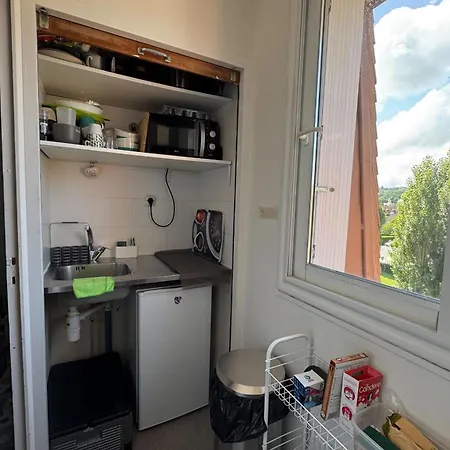 Comfortable At The Foot Of The ウルガット